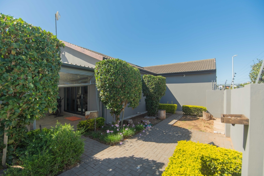 3 Bedroom Property for Sale in Pinelands Eastern Cape